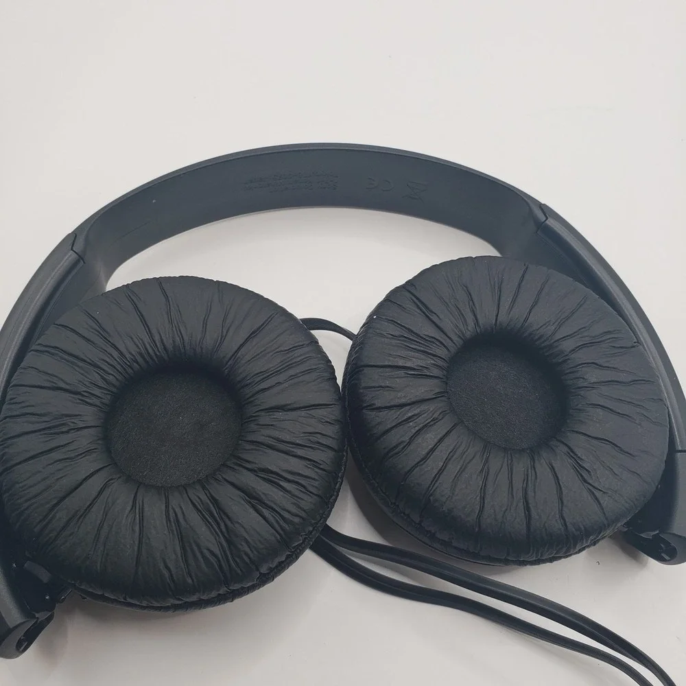 Sony MDR-ZX110 Noise Cancelling Headphones Color Black - Tested